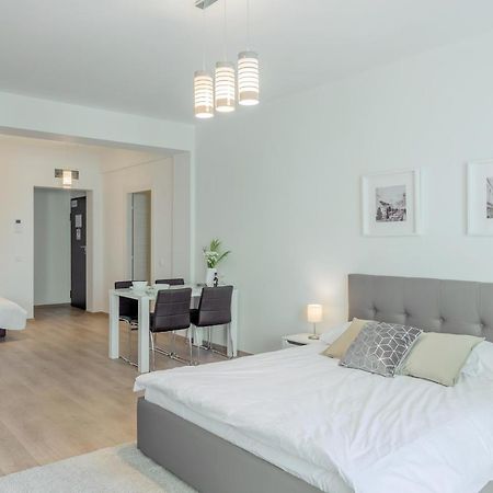 Atlas Unirii: Upscale Flats In The Heart Of Bucharest! 外观 照片